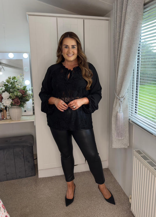 Curviss Black Blouse | 39978