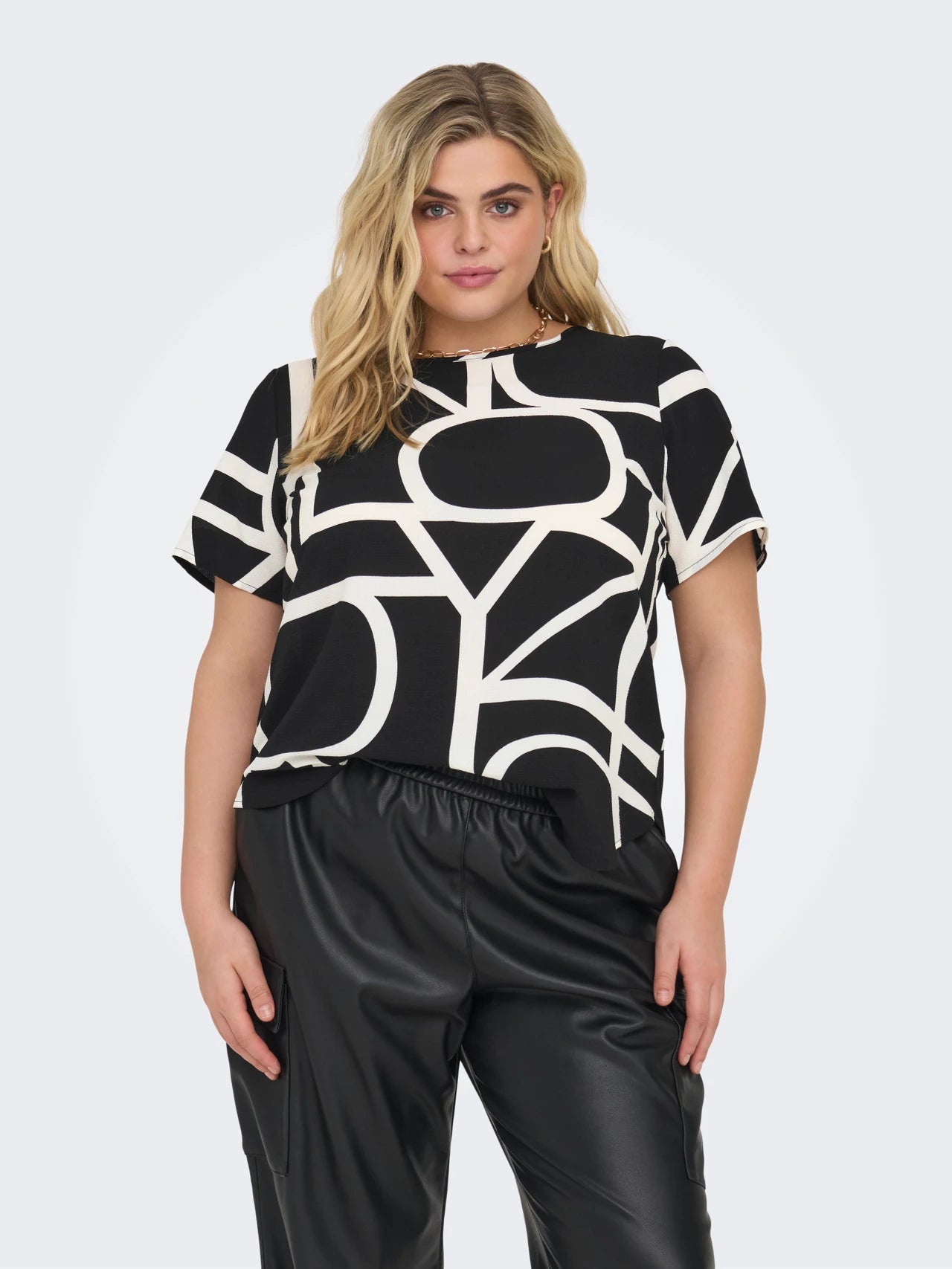 ONLY Carvica Life Top | Black & White