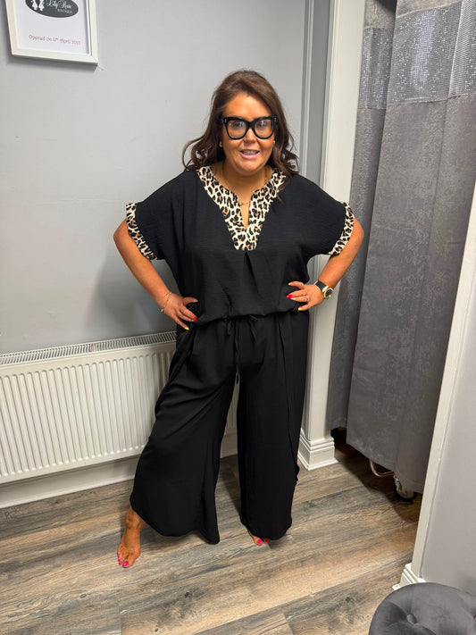 Leopard Trim Top | V Neck